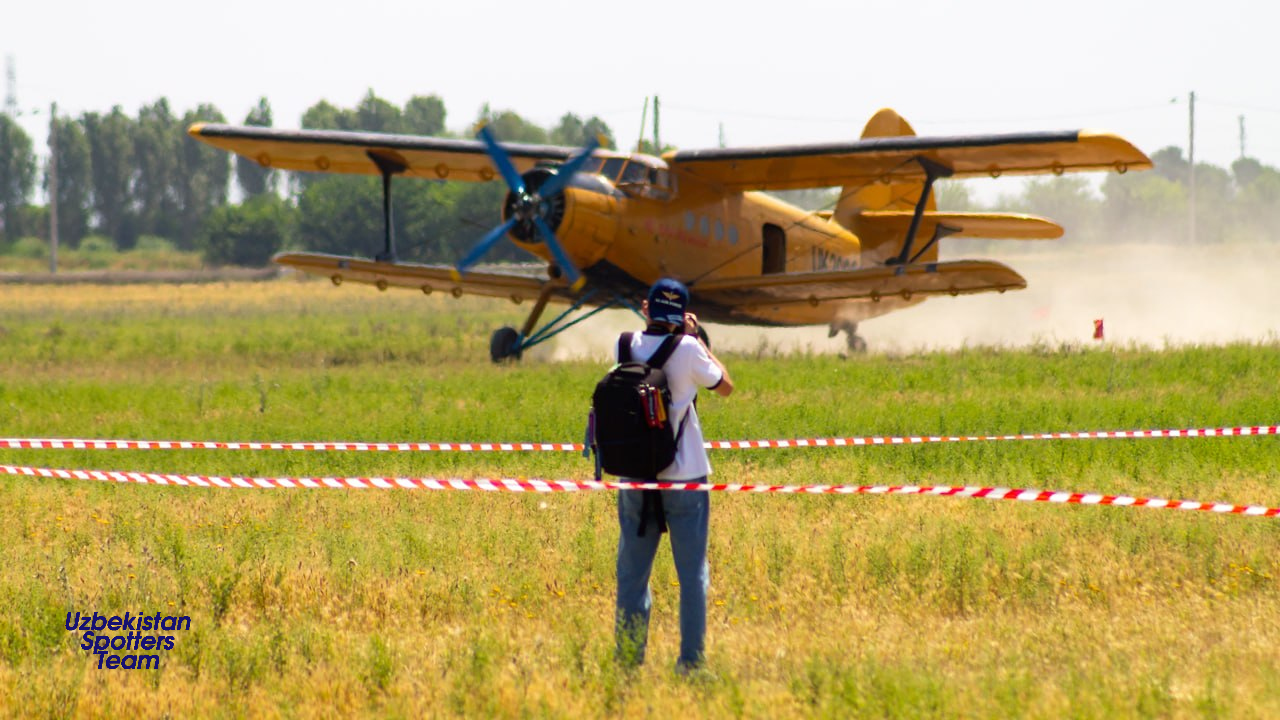 An-2 UK20001 Ochiq Avia, UZTS