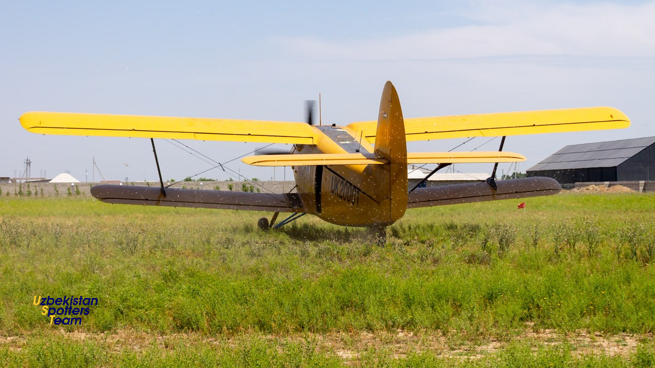 An-2 UK20001 Ochiq Avia, UZTS